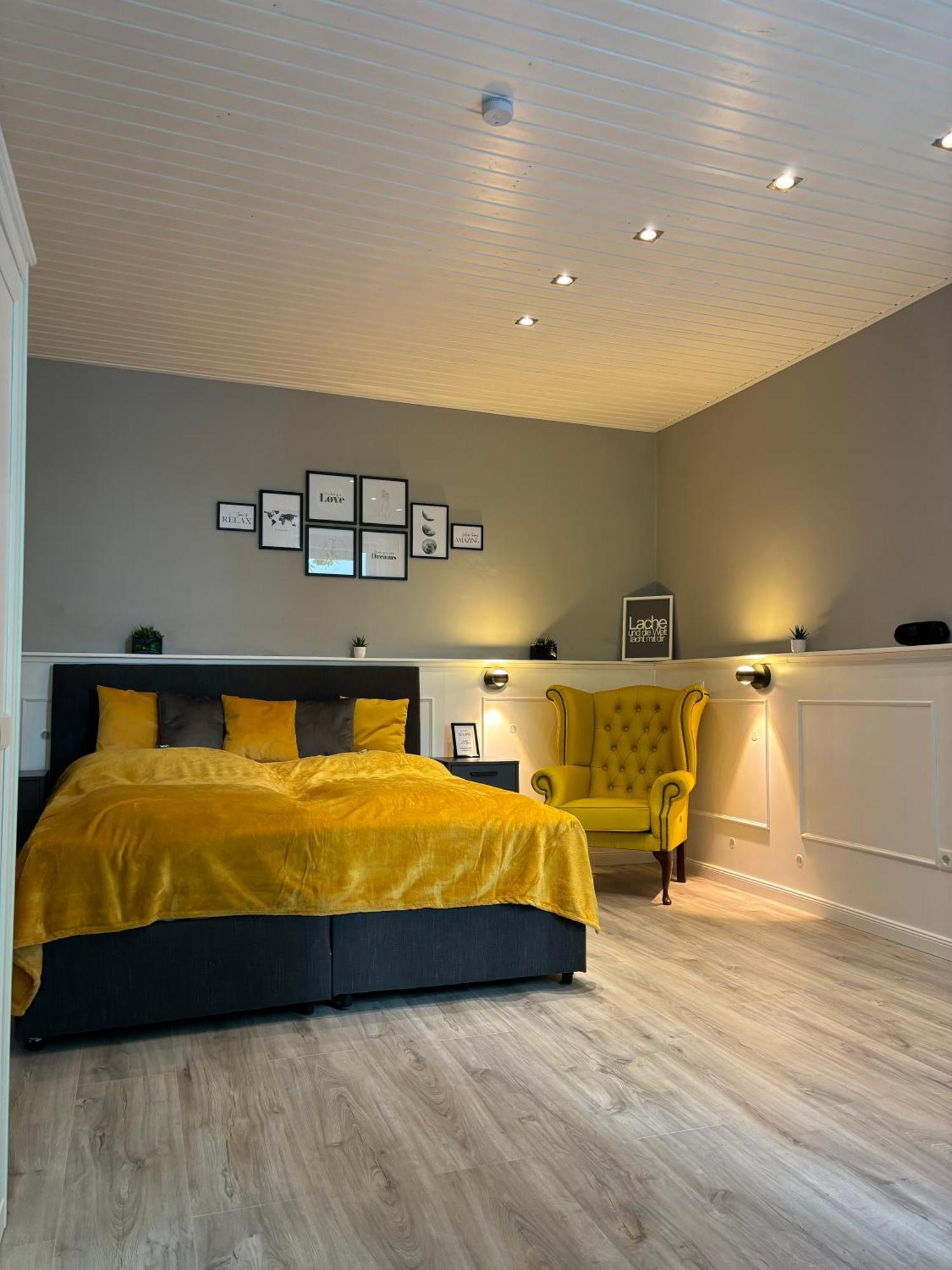 Urban-Elegance Silent-Garden Apartment Wina Bagian luar foto