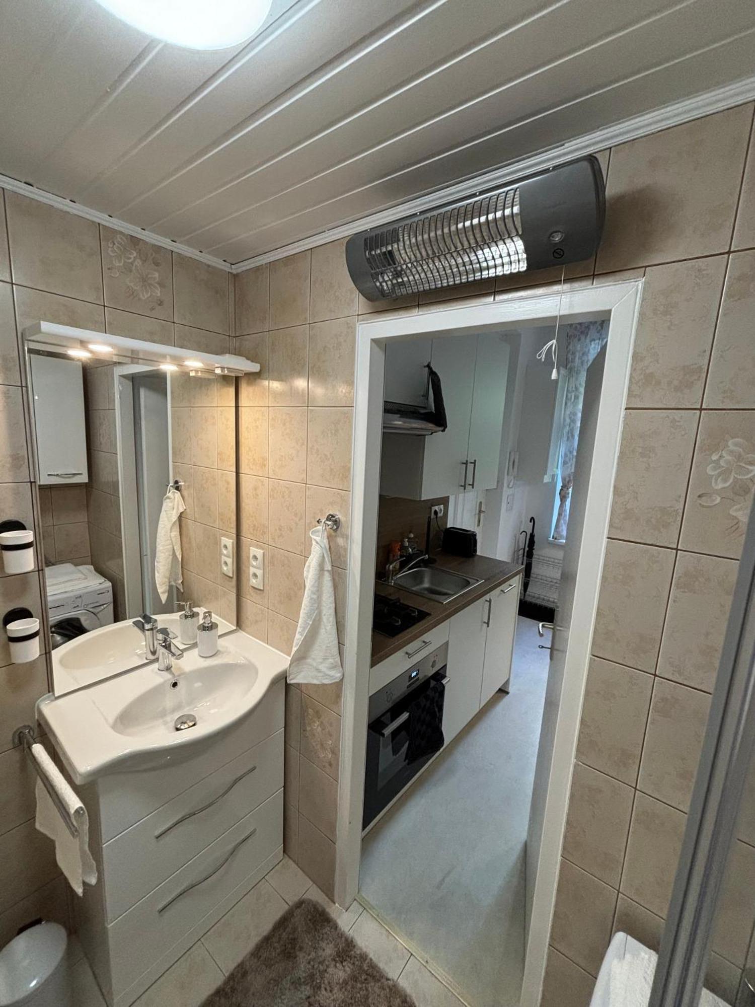 Urban-Elegance Silent-Garden Apartment Wina Bagian luar foto
