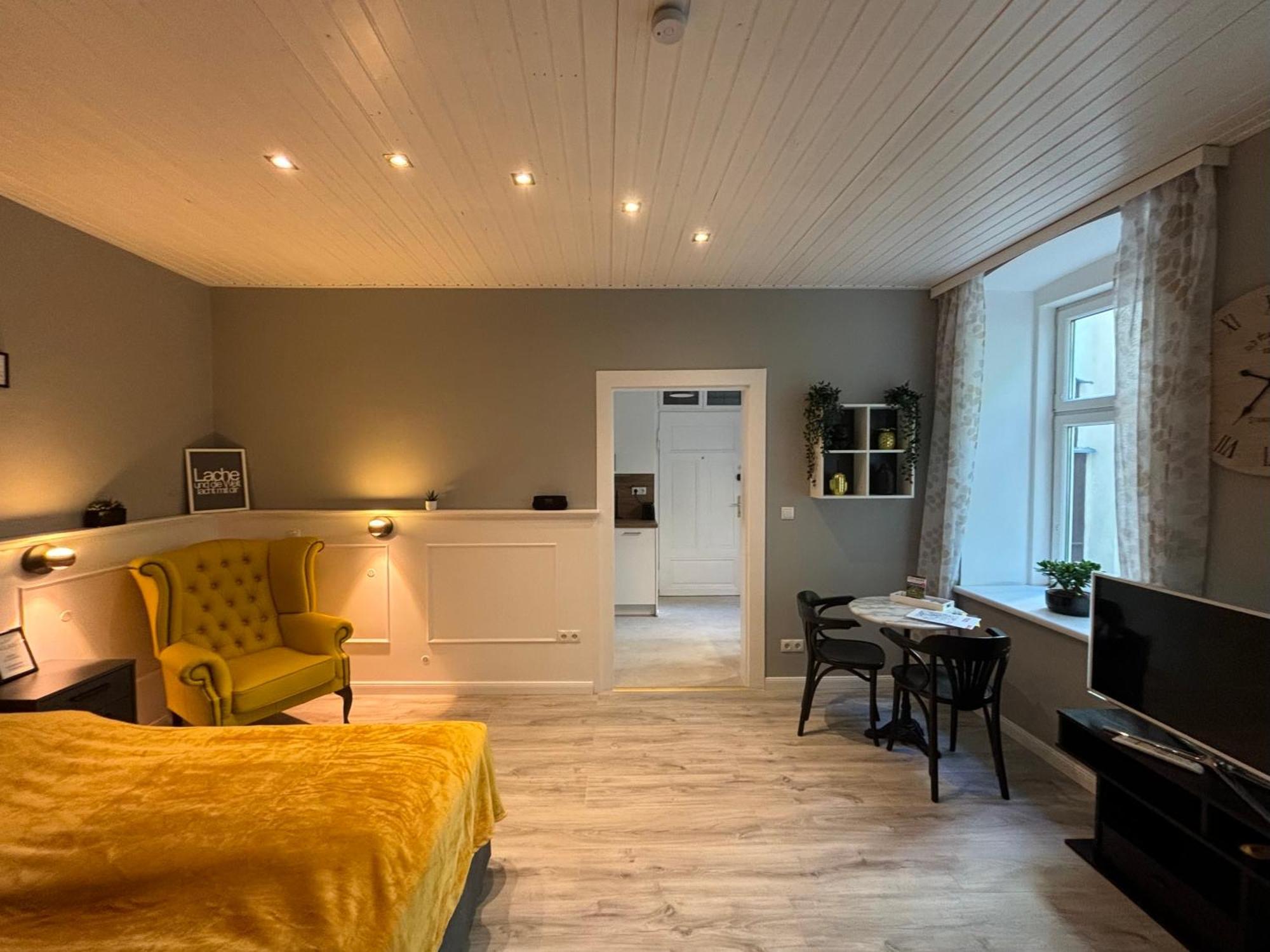 Urban-Elegance Silent-Garden Apartment Wina Bagian luar foto